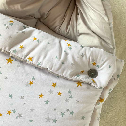 Classic Nest - Stars Hooded Nest