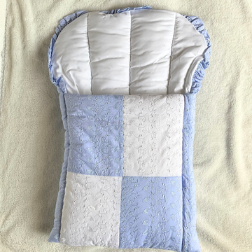 Classic Nest -Blue & White Chicken